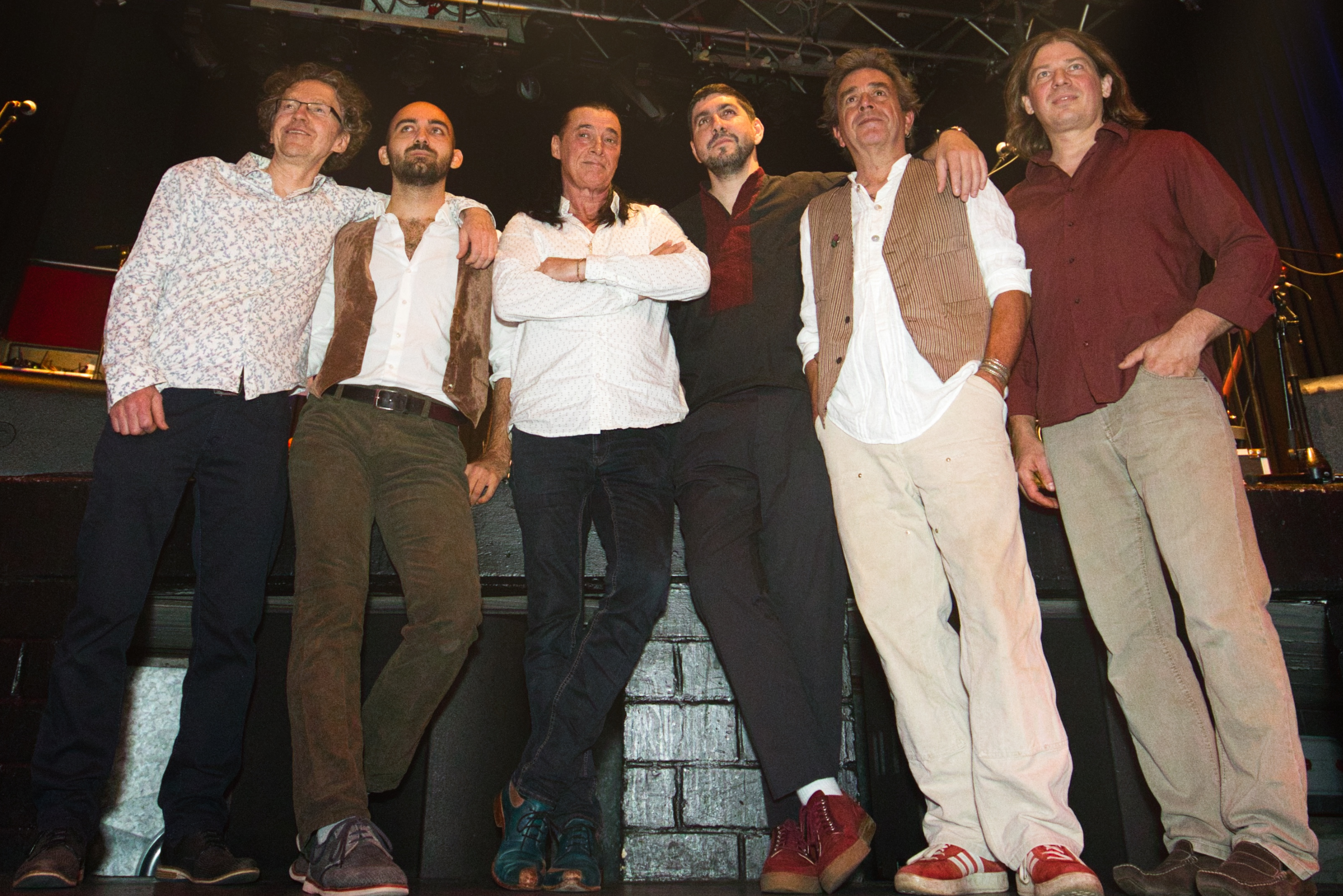 Absinto Orkestra ft. Lulo Reinhardt „Gypsy Gitarre meets Balkan Express“.